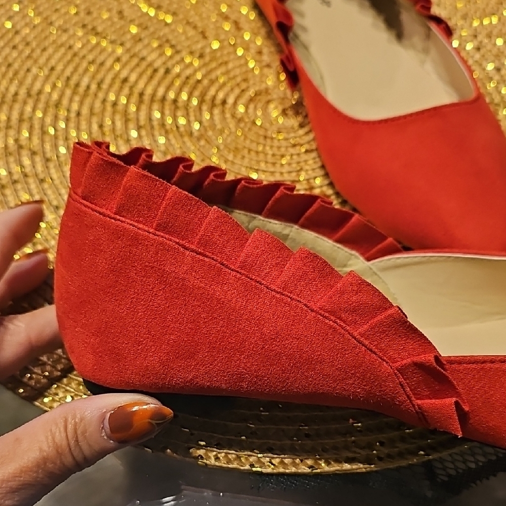 Serengeti Red Ruffled Flats - Picture 3 of 6